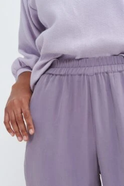 Henri Cupro Joggers - Lilac -AGOLDE Style 0074 Henri Cupro Lilac 0872 Web 6078bbd8 8d6a 4952 81f3 d25189f3adf5