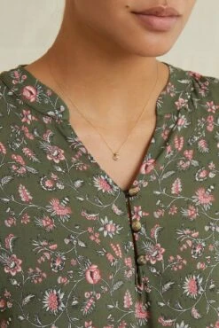 Mai Ecovero Blouse - Lago Green -AGOLDE Style 0188MaiLagoGreen 2405 web a65118aa bc6e 4c59 bede 60628937b58e