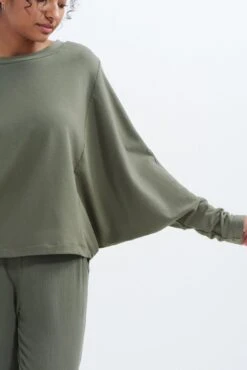 Dominique Reverie Terry Sweatshirt - Vetiver - ReAmour -AGOLDE Style 0271 Dominique Reverie Terry Vetiver 0752 Web ae3c4288 6588 4c4e 8b69 7db7192519ae