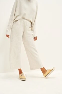 Willow Scallop Knit Pants - ReAmour -AGOLDE Style 0327 Willow Scallop Natural Birch 1792 web 2416f092 efec 4719 bc9e 8f2383174d01