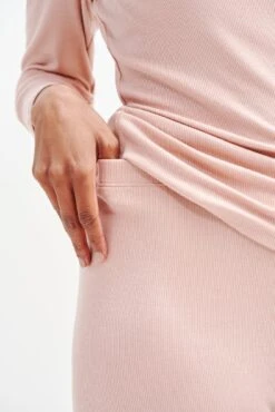 Magda Cropped Dream Rib Leggings - Rose -AGOLDE Style 0333 Cropped Magda Dream Rib Rose 0362 web 0647c46c 954e 4c5b 9eee 09a8820baccb