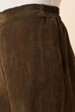 Sol Cottonseed Cupro Pant - Olive - ReAmour -AGOLDE Style 0353 Sol Pant Olive 4 ba5c9ccc d3d0 4ab1 8b98 b9a4b2ca2e54