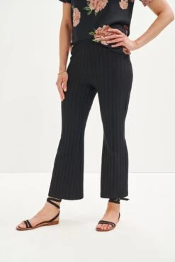 Gwen Ribbed Pants - Black -AGOLDE Style 0389 Gwen Black 1676 web f05bebc0 62ce 4522 9b19 8aedabf46ce0
