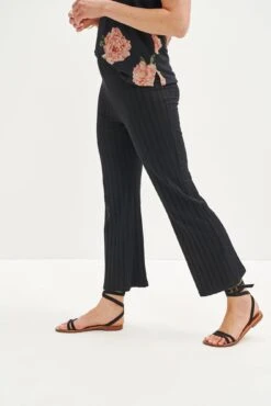 Gwen Ribbed Pants - Black -AGOLDE Style 0389 Gwen Black 1706 web d2fd6222 ba71 4cf5 a721 f4e4d299f800