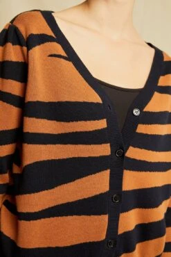 Tessa Organic Cotton Cardigan - Rust Black - ReAmour -AGOLDE Style 0619 Tessa Zebra Jacquard 1435 web f39cb6fc f9fc 43fa 8b36 fa3a7e26be70
