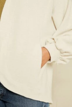 Anna Fleece Cardigan - Oatmeal - ReAmour 12 Anna Fleece Cardigan - Oatmeal - ReAmour -AGOLDE Style 0680 Anna Noveau OL ONLY Oatmeal 11987 web 333f286c e718 49ad 9d2f 81cc3123331c