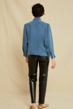 Olivet Cottonseed Cupro Blouse - Azure -AGOLDE Style 0710 Olivet Cottonseed Cupro Azure 1236 web 9ebe0471 a60a 49fc bfc7 066a90e2e3fe