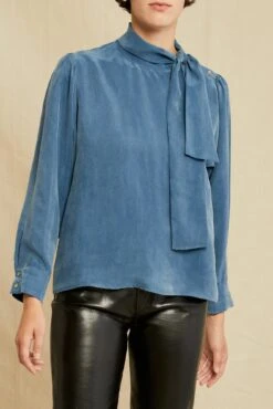 Olivet Cottonseed Cupro Blouse - Azure -AGOLDE Style 0710 Olivet Cottonseed Cupro Azure 1303 web a0951109 36b9 4eed 91bd 7f650886d334