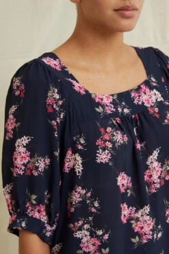 Edith Viscose Blouse - Whitby Floral -AGOLDE Style 0771EdithWhitby 1957 web f6ad844c bd9d 4e84 84b6 80416a4eba14