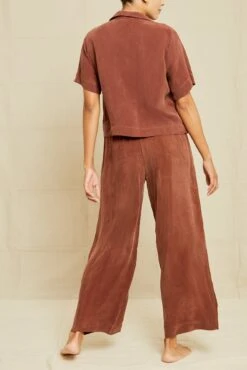 Mabel Cottonseed Cupro Pajama Pants - Earth - ReAmour -AGOLDE Style 211013 AV October ECOMM 0222MabelPJBottomEarthCupro 6170 web 85c5ed17 2165 442e bba9 79e4acab9eaf