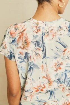 Renata Washable Silk Blouse - Paulette Floral -AGOLDE Style 211013 AV October ECOMM 1068RenataWashableSilkPaulettePrint 9560 web 004f3f97 577d 4271 ad5a 3dbee39de2ed