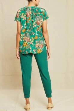 Renata Washable Silk Blouse - Rosalind Floral -AGOLDE Style 211013 AV October ECOMM 1068RenataWashableSilkRosalindFloral 7899 web 30828503 64b2 41ce ab10 443d1c8868c3