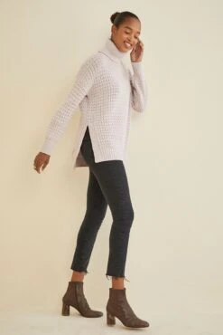 Aylin Turtleneck Sweater - ReAmour
