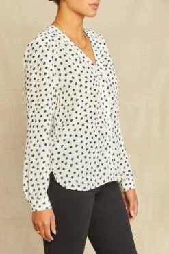 Kaya Washable Silk Blouse - Heart Ivory Navy Print -AGOLDE Style 8509 Kaya Heart Ivory Navy 3503 web 3d688209 ac56 4854 96d4 13c25f62854c