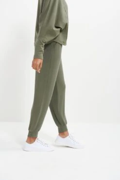 Skylar Dream Rib Joggers - Vetiver -AGOLDE Style 9687 Skylar Dream Rib Vetiver 0797 Web f5dfc3ab 6652 4d09 9d11 b50fd6c6f0d2