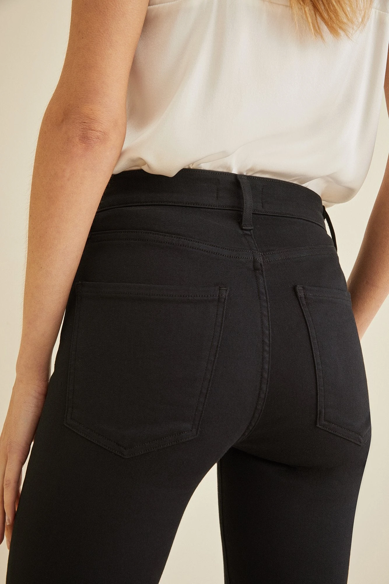 AGOLDE Exclusive Sophie Crop Jean - Black 4 AGOLDE Exclusive Sophie Crop Jean - Black - Image 4