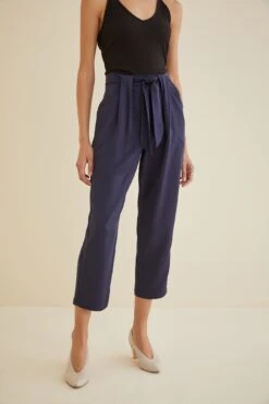 Anissa TENCEL™ Twill Pant - Navy 8 Anissa TENCEL™ Twill Pant - Navy -AGOLDE Style Anissa Tencel Twill Navy 2664 web 1ba727ef 5c7d 420f 8bbe 20c6921fae9a