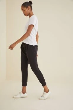 Jamie Pleated Joggers - ReAmour -AGOLDE Style Jamie Black 2410 web 785120a7 517d 4864 97f7 44a7a3d3da26