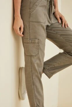 Dayla Cargo Pants -AGOLDE Style Level 99 Dayla Cargo Sage 1156 web ab3d5827 1c49 4ba7 b30e 5677686a7534