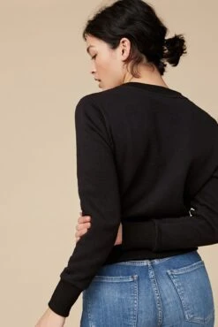 Beckett Shrunken Crewneck Sweatshirt - ReAmour -AGOLDE Style beckett black 0075 web 86a631aa e4e5 4d4d a034 a722cbd5b849